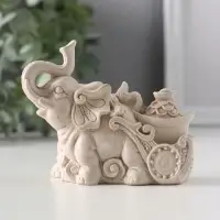 Фигура &laquo;Слоник с мешком денег&raquo;, 6.5&times;4&times;8.5 см, слоновая кость
