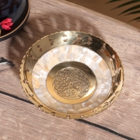 Чаша "Золотой павлин" латунь с перламутром 16,5х16,5х5 см