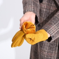Перчатки женские, безразмерные, без утеплителя, цвет жёлтый Перчатки женские, безразмерные, без утеплителя, цвет жёлтый