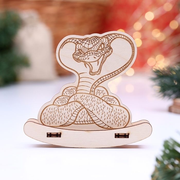 Новый год. Сувенир символ года качалка "Кобра", 9,7 х 9 х 2 см