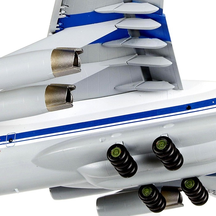 Сборная модель &laquo;Российский военно-транспортный самолёт Ил-76МД&raquo; Звезда, 1/144, (7011)