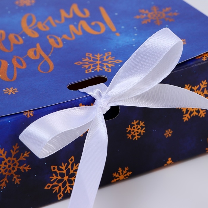 Новый год. Коробка подарочная новогодняя складная, упаковка, &laquo;Сияние снежинок&raquo;, 16 &times; 12 &times; 5 см.