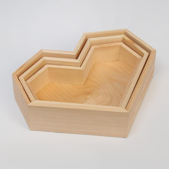 Набор 3 в 1 кашпо деревянных подарочных (29.5×7; 27.5×6; 25×4.5) Набор 3 в 1 кашпо деревянных подарочных (29.5×7; 27.5×6; 25×4.5) "Сердце", натуральный