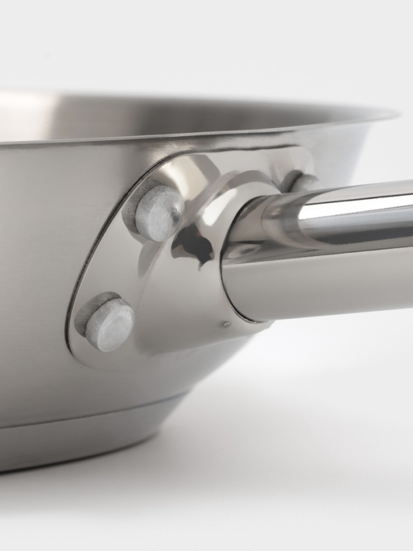 Сковорода d=34 см, h=6 см, толщина стенки 0,6 мм, индукция, дно al+fe+al