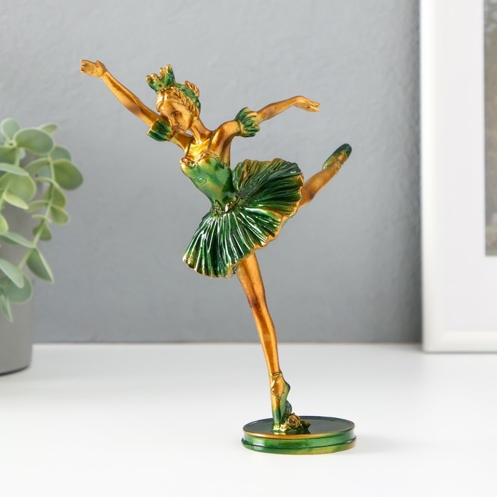 Сувенир полистоун Сувенир полистоун "Балерина в короне. Полёт" 17,8 см