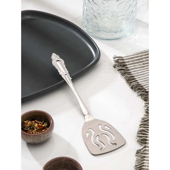 Лопатка из нержавеющей стали перфорированная &laquo;Королевство&raquo;, длина 23 см, с отверстиями