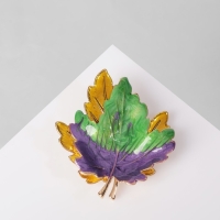 Брошь &laquo;Лист&raquo; кленовый двойной, цветная в золоте