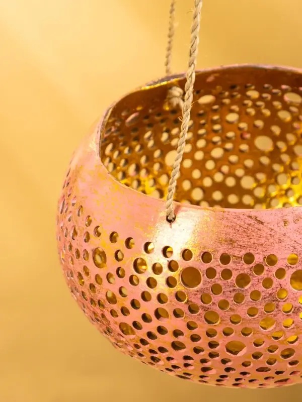 Подсвечник подвесной из кокоса, 14&times;14&times;10 см, тёмно золотисто-розовый