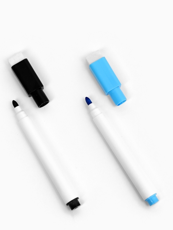 Многоразовая книга Многоразовая книга "Мои первые линии", 17х24 см, 40 стр., +2 маркера, Синий трактор