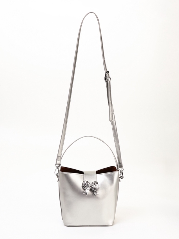 Сумка женская, 27*7*12, отд на молнии, длин ремень, серебро