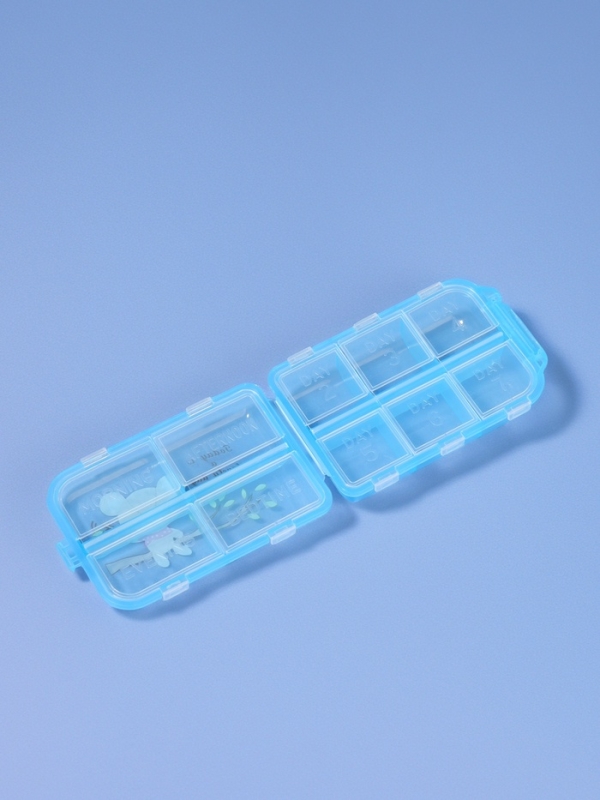 Таблетница, 9,5 × 6 × 3 см, 10 секций, цвет голубой Таблетница, 9,5 × 6 × 3 см, 10 секций, цвет голубой