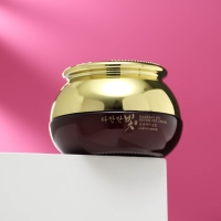 Успокаивающий крем для кожи вокруг глаз "DAANDANBIT", 50 мл Успокаивающий крем для кожи вокруг глаз "DAANDANBIT", 50 мл