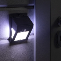 Садовый светильник на солнечной батарее с датчиком движения, накладной, 9.5 &times; 12.5 &times; 5 см, 40 LED, свечение белое