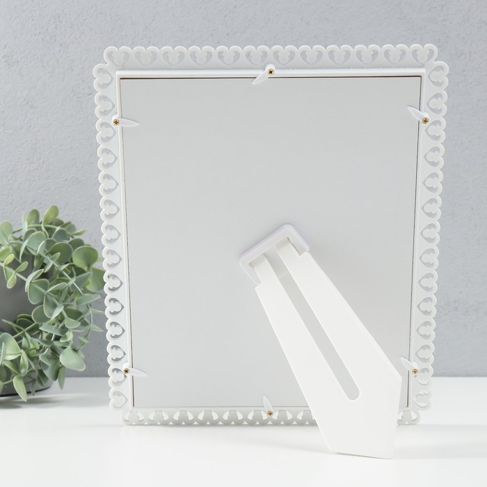 Фоторамка пластик 20х25 см "Рама из сердечек" белая