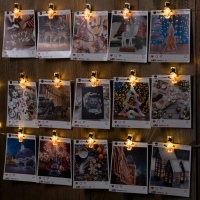 Гирлянда «Нить» 2 м роса с насадками «Прищепки-снеговик», IP20, серебристая нить, 20 LED, батарейки ААх2 (нет в комплекте), свечение тёплое белое Гирлянда «Нить» 2 м роса с насадками «Прищепки-снеговик», IP20, серебристая нить, 20 LED, батарейки ААх2 (нет в комплекте), свечение тёплое белое