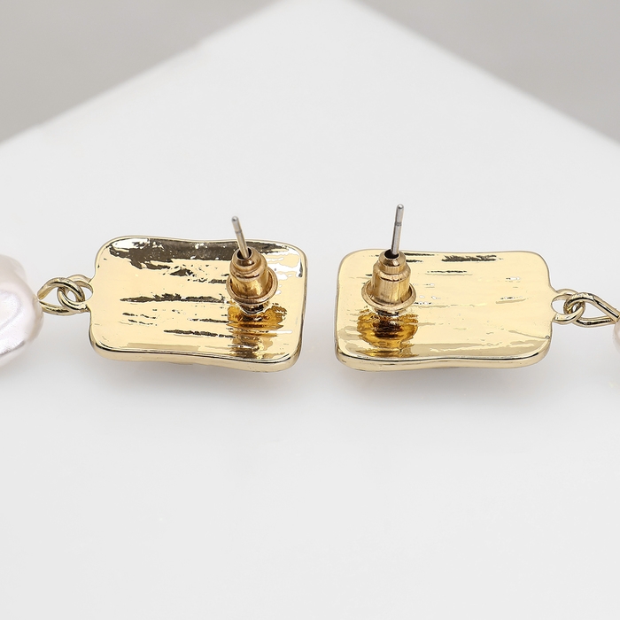 Серьги с жемчугом &laquo;Эксклюзив&raquo; мятый прямоугольник, цвет золото