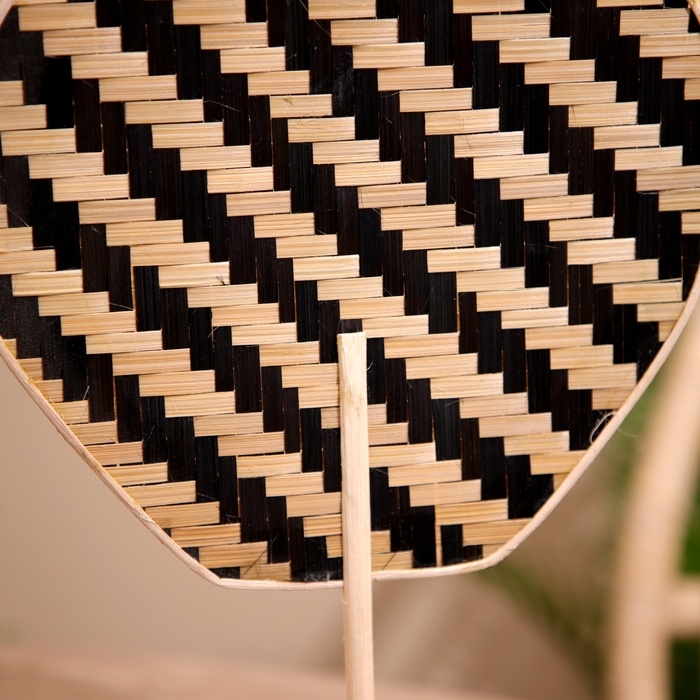 Опахало из бамбука 23х1х33 см