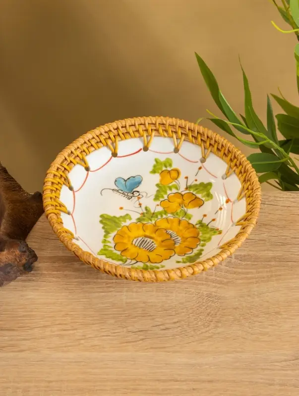 Тарелка керамическая с ротангом 18х18х3,7 см, МИКС