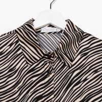 Блузка женская, цвет экрю, принт зебра, размер 48