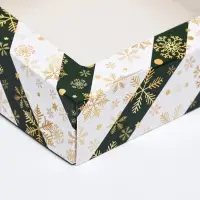Коробка подарочная новогодняя складная с окном &laquo;Снежинка&raquo;, 15&times;15&times;4 см