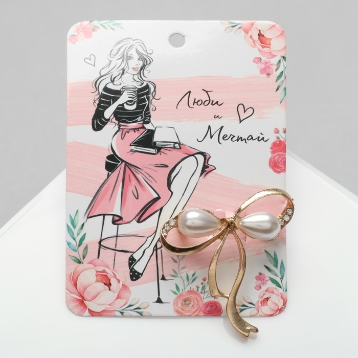 Брошь &laquo;Бантик&raquo; с жемчужинками, цвет белый в золоте