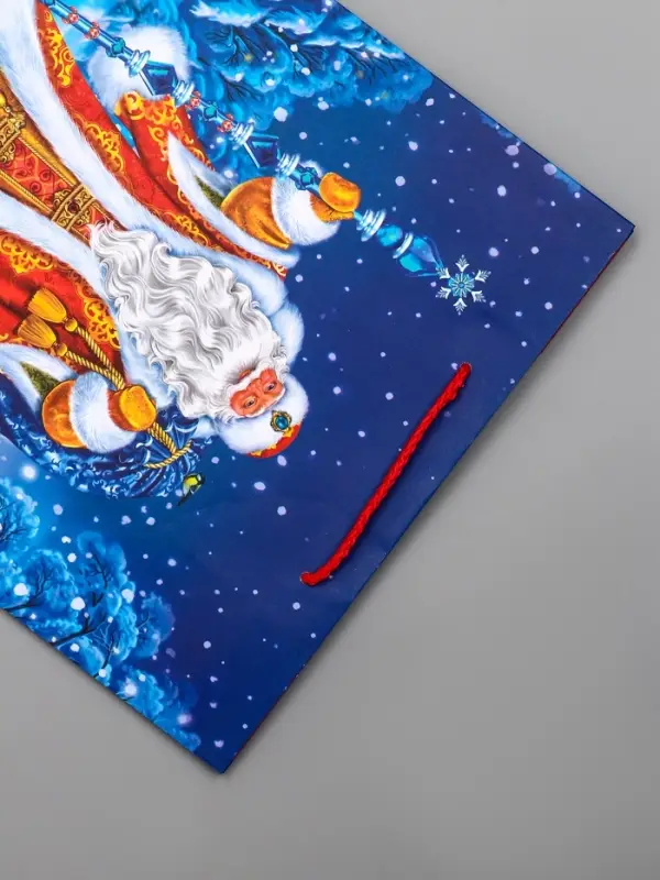 Пакет подарочный новогодний ламинированный, &laquo;Дед Мороз в лесу&raquo; , 26&times;12&times;32 см