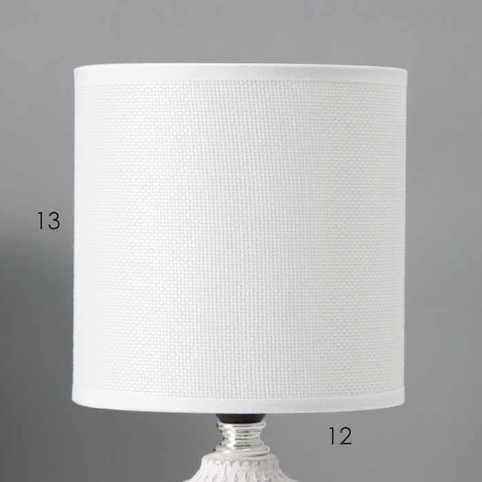 Настольная лампа с абажуром RISALUX &laquo;Рицио&raquo;, Е14, 40 Вт, белый, 13&times;13&times;27 см
