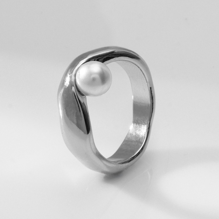Кольцо с жемчугом &laquo;Тренд&raquo; бусина, цвет серебро, размер 18