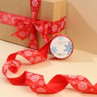 Лента атласная &laquo;Снежинки&raquo;, красная, 4 см х 5 метров