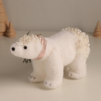 Декор "Белый медведь с новогодней веточкой" 12х20,5х9 см Декор "Белый медведь с новогодней веточкой" 12х20,5х9 см