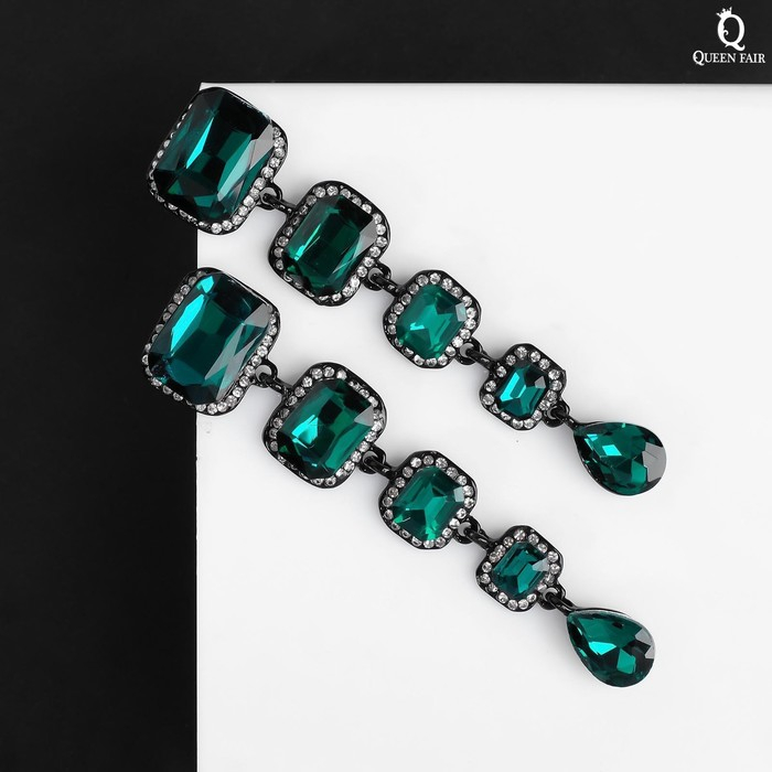 Серьги висячие со стразами &laquo;Флюид&raquo; малый, цвет бело-изумрудный в чёрном металле, 8,5 см