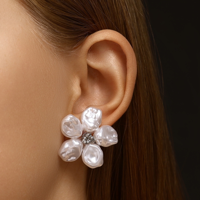 Серьги с жемчугом &laquo;Эксклюзив&raquo; цветок, цвет серебро