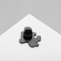 Значок &laquo;Вечная любовь&raquo;, цвет чёрно-белый в чёрном металле