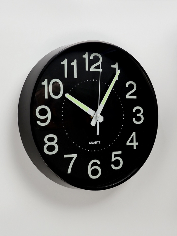 Часы настенные интерьерные &laquo;Классика&raquo;, плавный ход, светящиеся, d-25 см