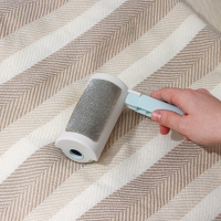 Ролик для одежды с велюровой щёткой, 55 листов, цвет белый с голубым