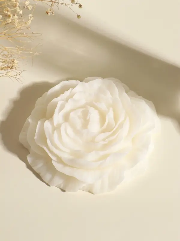 Свеча интерьерная "Бутон пиона" белая 16х14х4 см