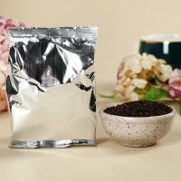 Набор &laquo;Цвети от счастья&raquo;: чай чёрный со вкусом клубники 50 г., кофе со вкусом нуги 50 г., варенье из сосновых шишек с клюквой 30 г., крем-мёд с клбуникой, 30 г., крем-мёд с черникой 30 г.