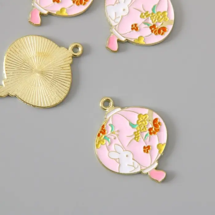 Декор для творчества металл, эмаль "Зайка и цветы" 2,7х2,2 см