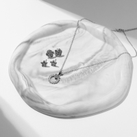 Гарнитур 4 предмета: серьги (3 пары), кулон &laquo;Цветочный набор&raquo;, цвет белый в серебре, 45 см