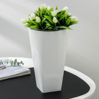 Кашпо для цветов со вставкой &laquo;Грейс&raquo;, 2,7 л (1,5 л), цвет белый