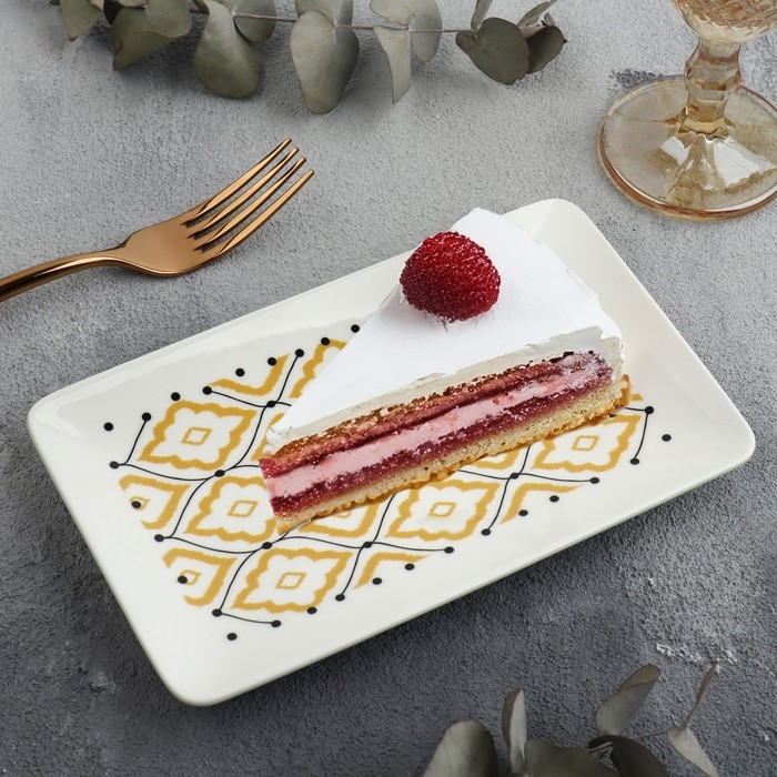 Блюдо керамическое &laquo;Орнамент&raquo;, 20.5 х 12.5 х 1.8 см, цвет белый