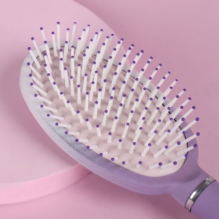 Расчёска массажная, прорезиненная ручка, 7 &times; 24 см, цвет белый/фиолетовый