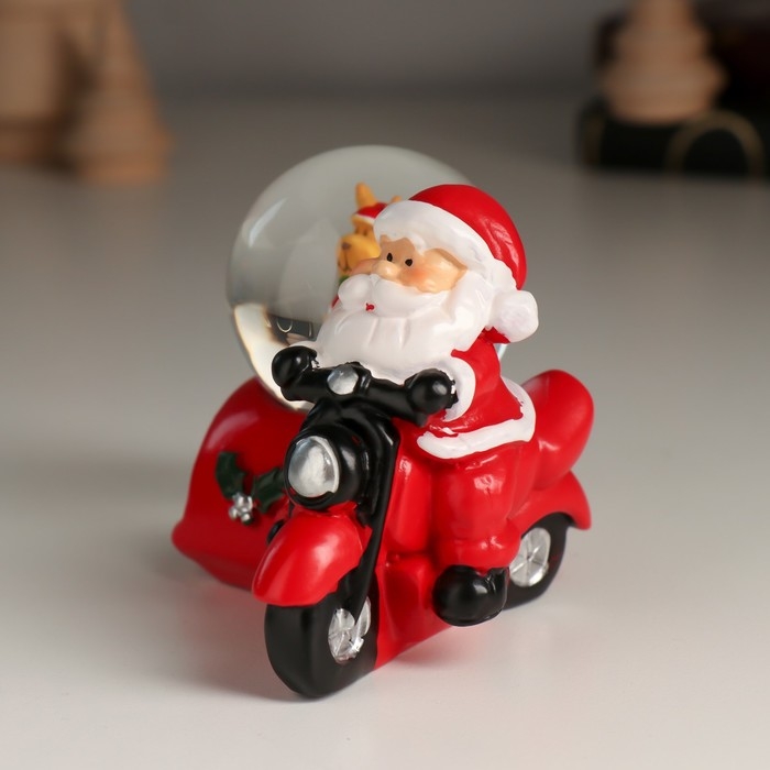 Сувенир полистоун водяной шар "Дед Мороз на мотоцикле с коляской" МИКС 7,5х8,2х7 см