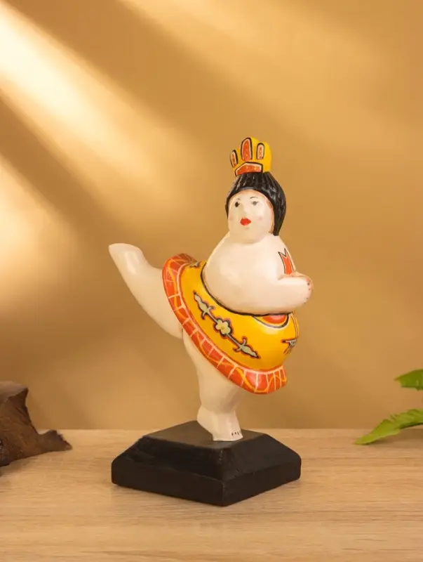 Фигурка на подставке &laquo;Балерина&raquo;, 13&times;8&times;21 см, дерево, оранжевая