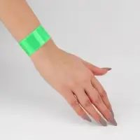 Светоотражающий слэп-браслет, самофиксирующийся, 22 &times; 3 см, цвет МИКС
