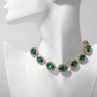 Колье &laquo;Бурлеск&raquo; овалы, цвет бело-зелёный в золоте, 30см