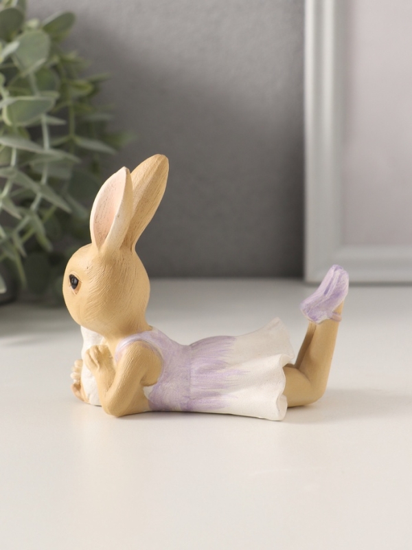 Сувенир полистоун "Зайка в сиреневом сарафане с щеночком" 10х5,5х9 см
