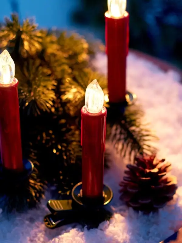 Светодиодные &laquo;Свечи на прищепках красные&raquo; 11 см, набор 10 шт, 10 LED, от батареек ААх10, пульт, свечение тёплое белое