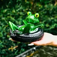 Садовая фигура 14 х 13 х 9,5 см "Лягушка в шине" Водоплавающая