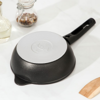 Сковорода «Уля», d=16 см, съёмная ручка, антипригарное покрытие, цвет черный металик Сковорода «Уля», d=16 см, съёмная ручка, антипригарное покрытие, цвет черный металик